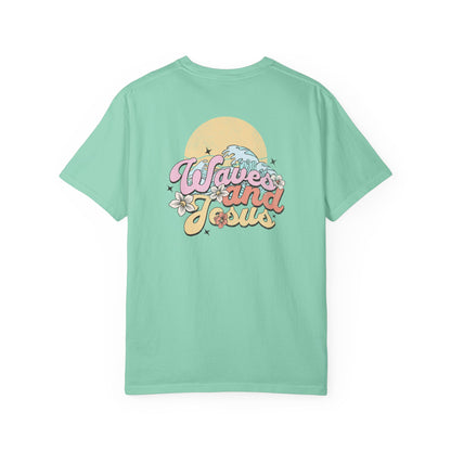 Women's Christian Beach Tee — Waves and Jesus | Vintage Retro